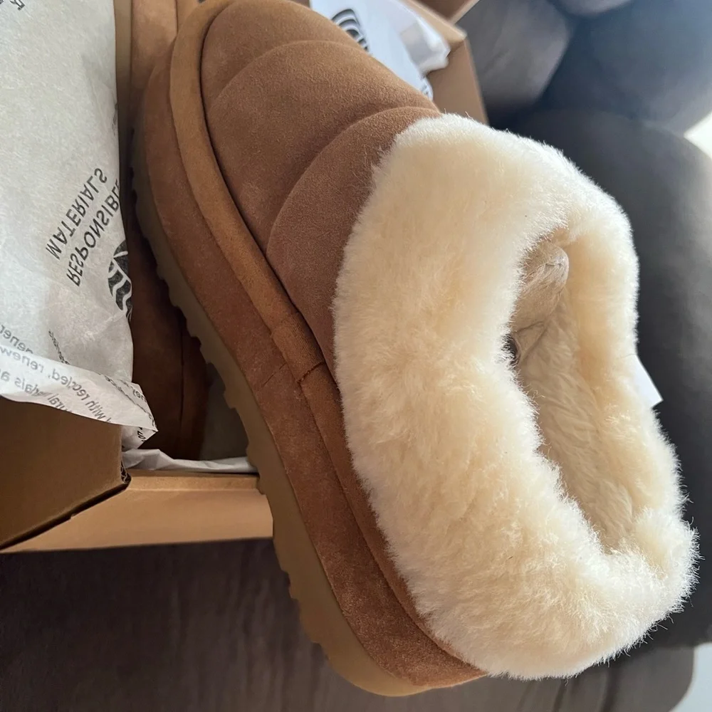 UGG Tan Platform Furry Slippers - Picture 4 of 8